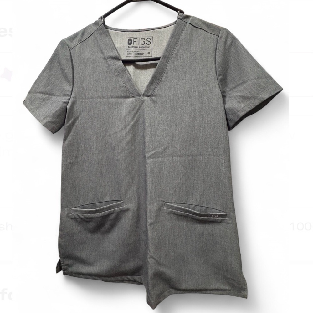 Women’s FIGS scrub top size XS